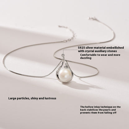 Women's Pearl Necklace